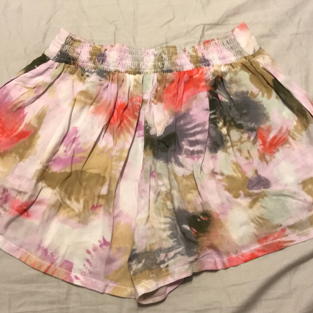 Shorts - Picture 2 of 3